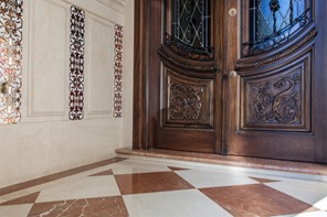 Zaguan combinado con azulejo
