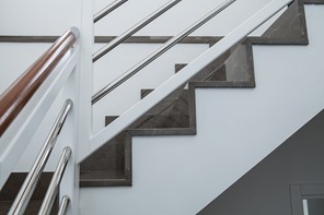 Escalera con bocel en inglete